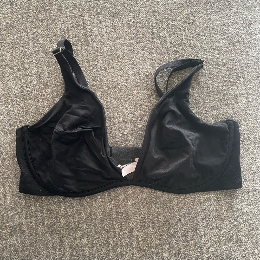 Victorias Secret Incredible Unlined Plunge Bra